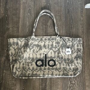 ALO Yoga Gray and Cream Women's Bag